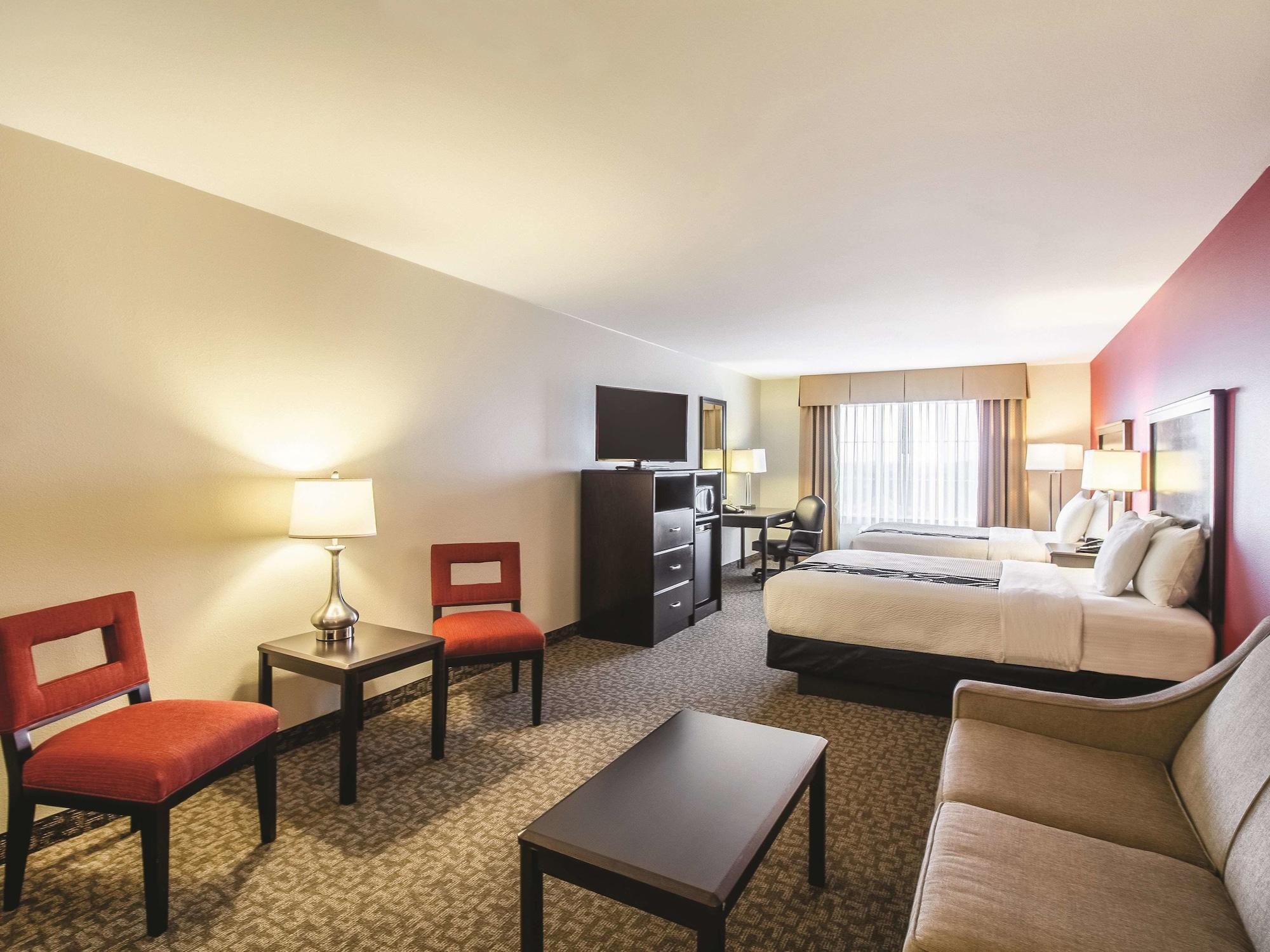 La Quinta By Wyndham Fargo-Medical Center Hotel Exterior foto