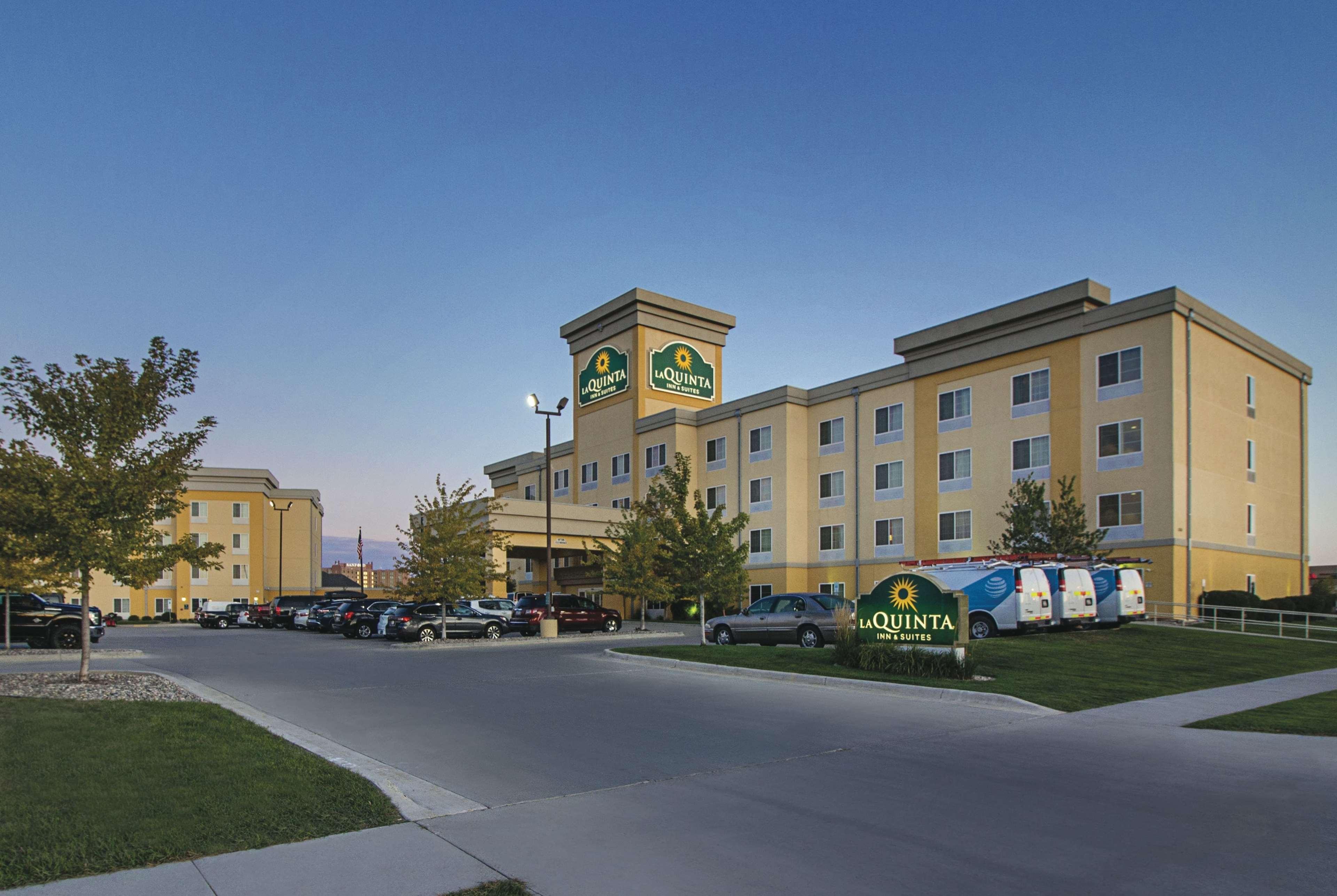 La Quinta By Wyndham Fargo-Medical Center Hotel Exterior foto