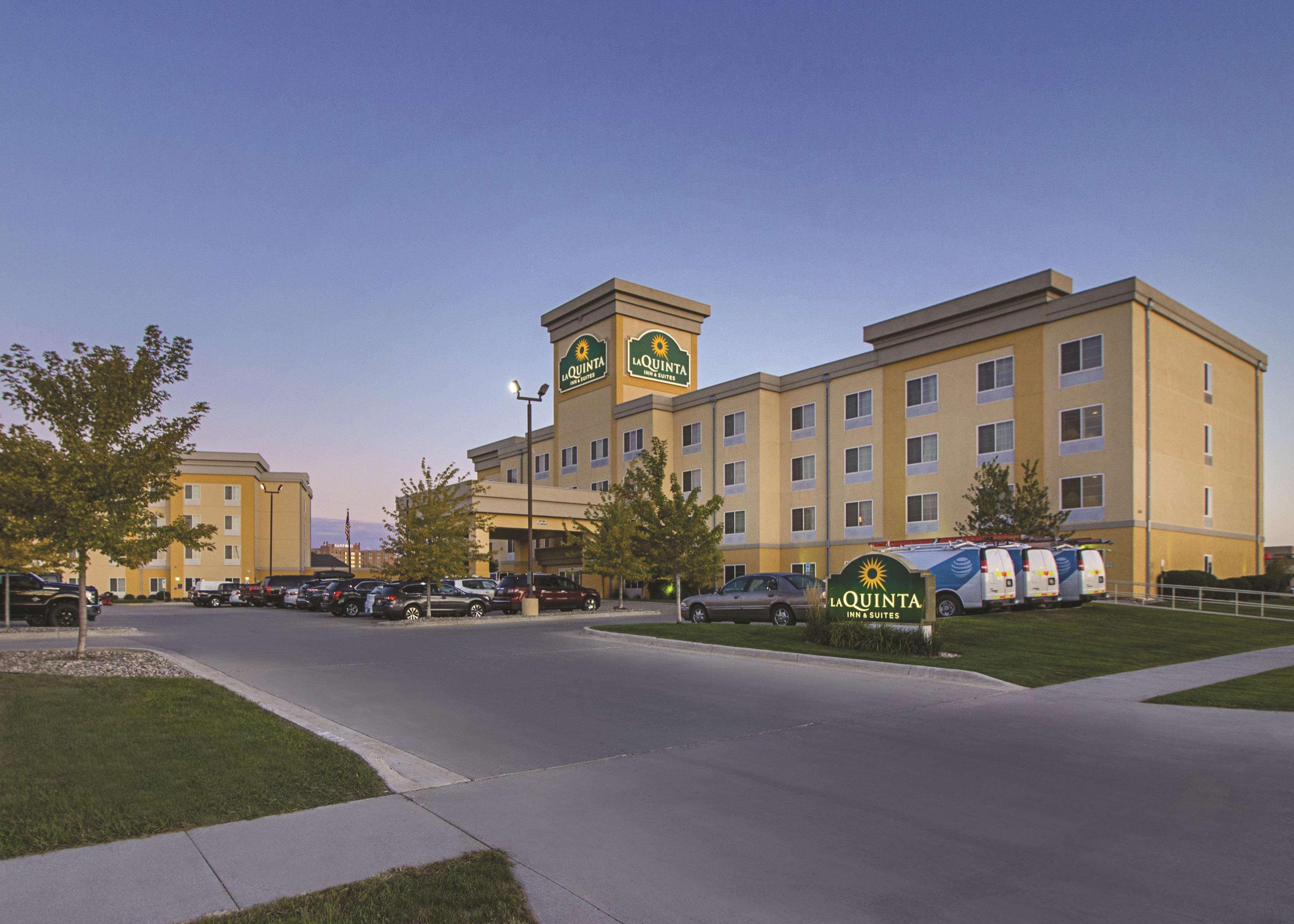 La Quinta By Wyndham Fargo-Medical Center Hotel Exterior foto